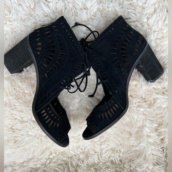 Vince Camuto Shoes - Vince Camuto Laser Cut Chunk Heel Lace-Up Booties